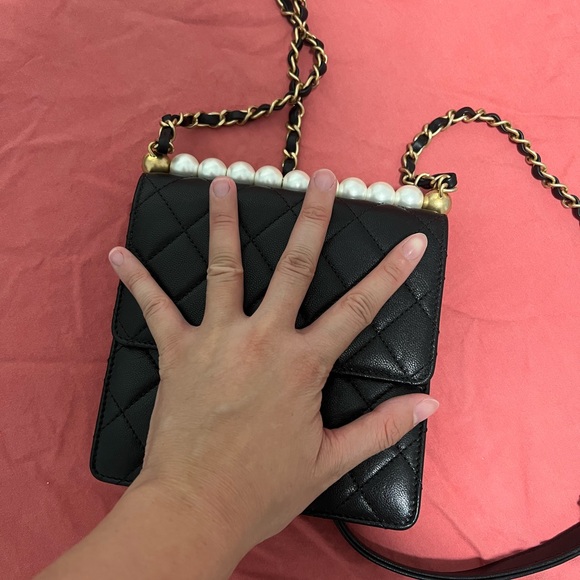 Chanel Pearl Limited Edition Crossshoulder Bag (New with receipt) - Picture 5 of 9